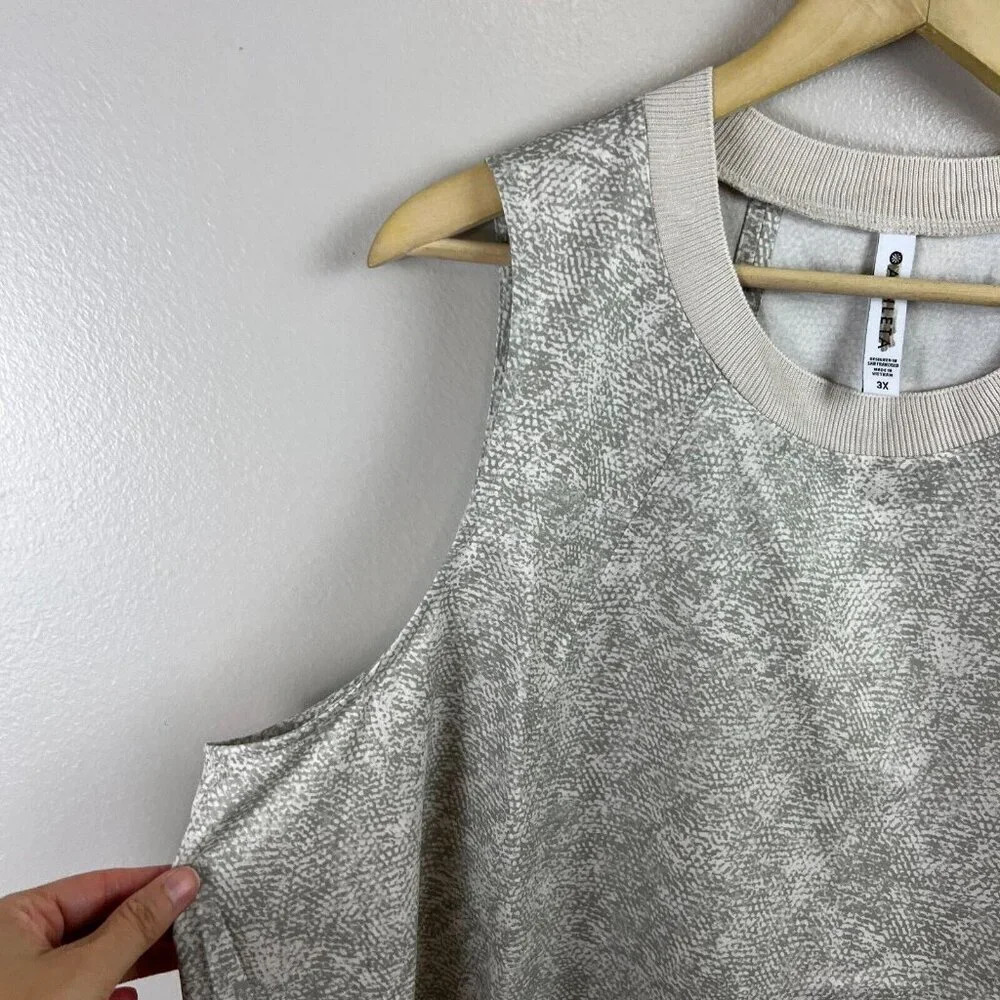 Athleta Zephyr Tank Top Size 3x Python Snake Prin… - image 5